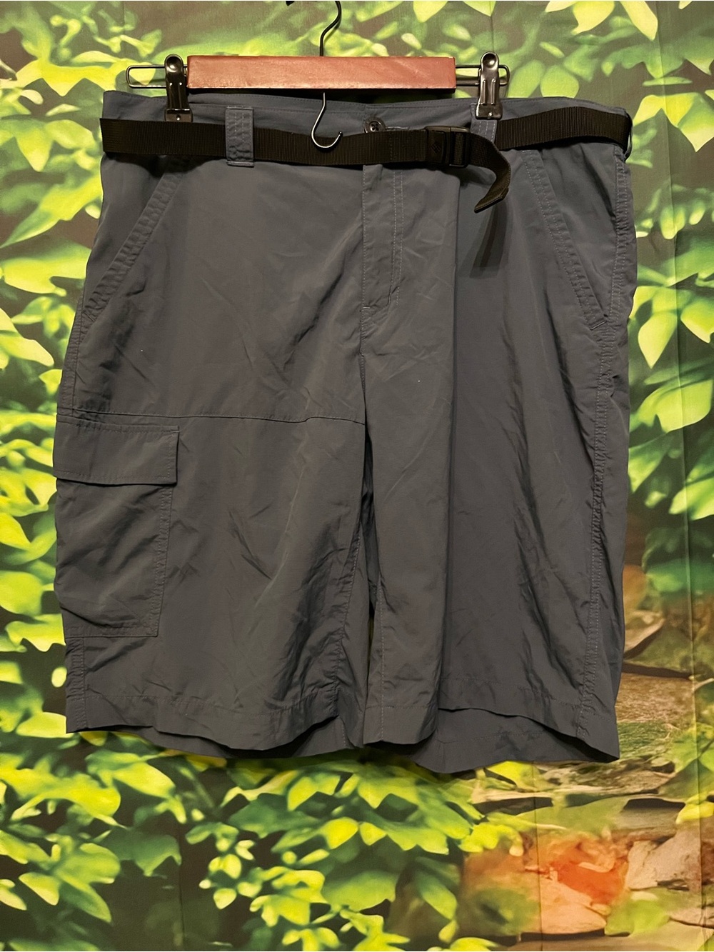 Columbia Men's Cargo Shorts in Charcoal Gray with Web Belt